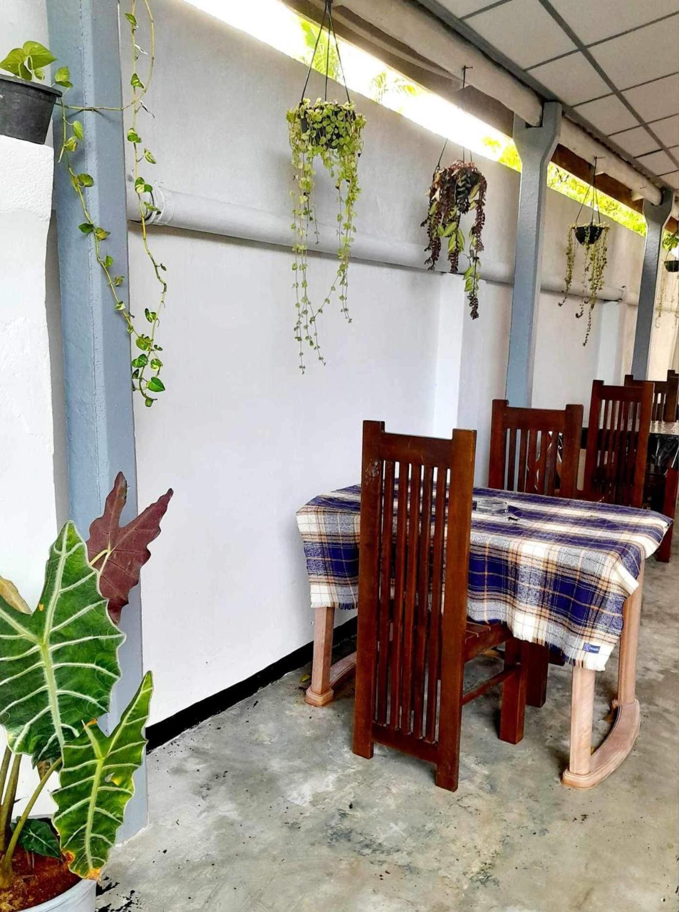 Bed and Breakfast Sakura Calm Rest Mirissa Esterno foto