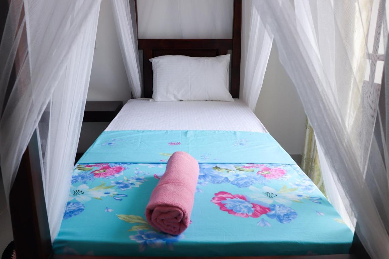 Bed and Breakfast Sakura Calm Rest Mirissa Esterno foto