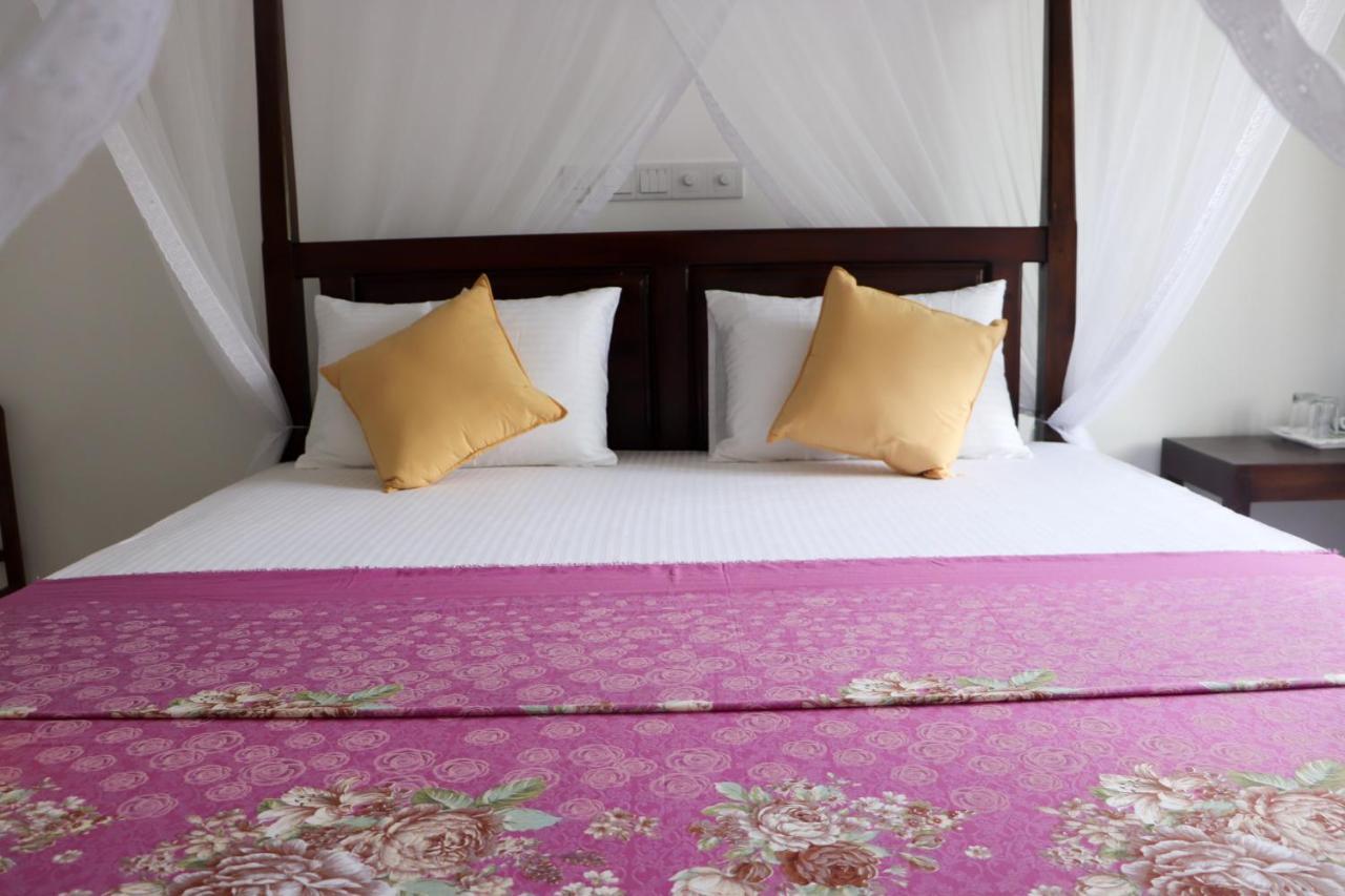 Bed and Breakfast Sakura Calm Rest Mirissa Esterno foto