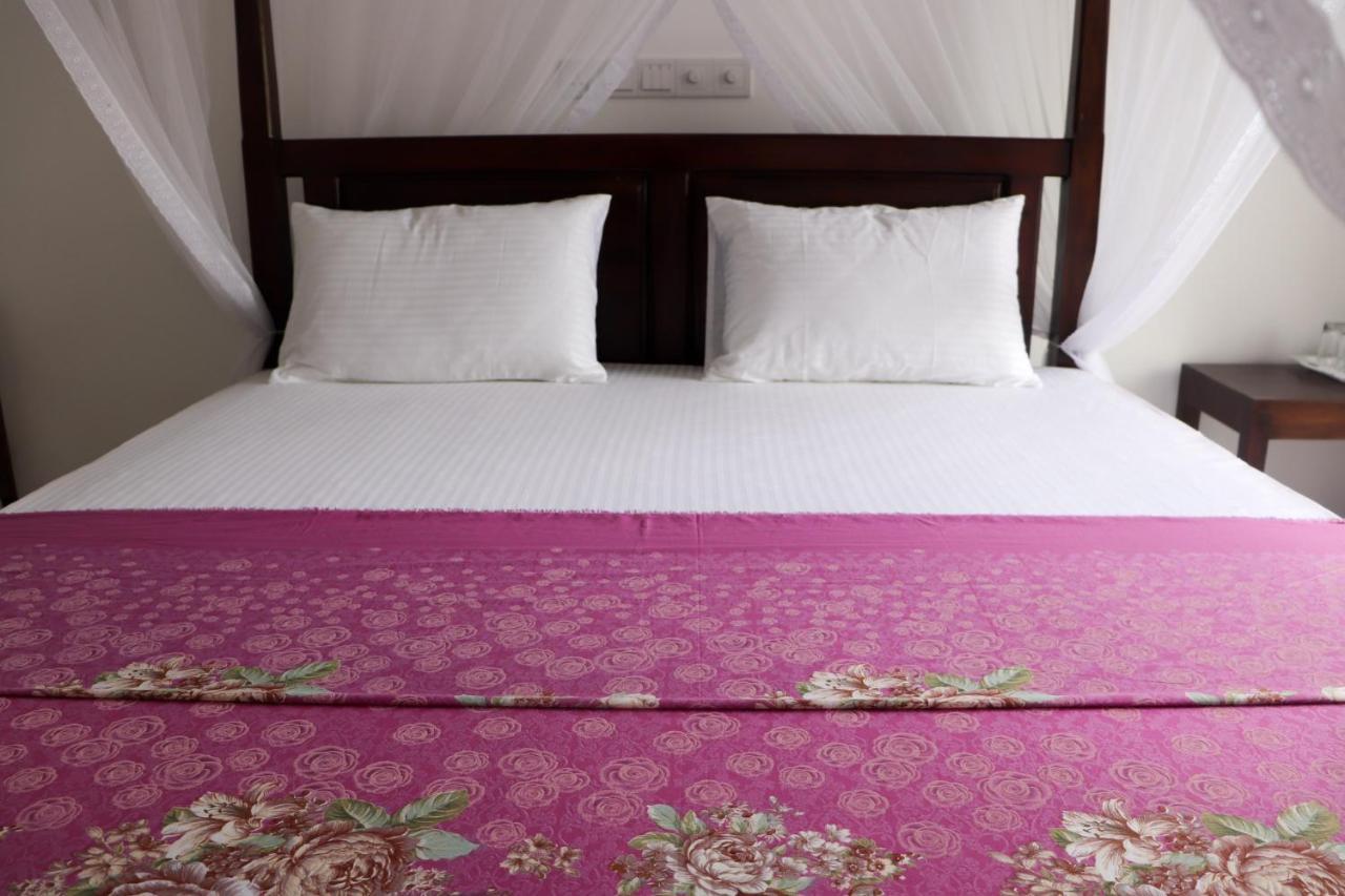Bed and Breakfast Sakura Calm Rest Mirissa Esterno foto